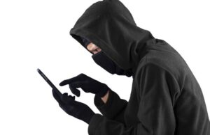 DelDOT y DMV avisan de fraude Hombre realizando estafas por teléfono, de las cuales advierten las instituciones de motores y vehículos de Delaware