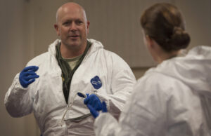 Los engaños de RFK Jr. sobre el COVID-19 Científicos discutiendo los engaños de RFK Jr. sobre el Covid