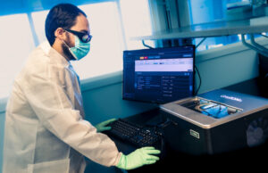 No existen pruebas de que la vacunación contra el COVID-19 aumente el riesgo de cáncer, a pesar de publicaciones