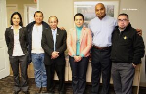 Feb. 14: Consulado móvil salvadoreño en Selbyville, DE Los cónsules Héctor Amaya y Keny López de Zuleta (centro) junto a miembros del consulado y del sindicato local 27 en Selbyville