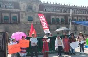 Se plantan indígenas indefinidamente en el Zócalo para exigir la firma de Convenio para vivienda en la CDMX