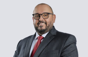 ¿Trump puede permitir que los estudiantes extranjeros obtengan la residencia permanente? Felipe Nogueira (cortesía Benme Legal)