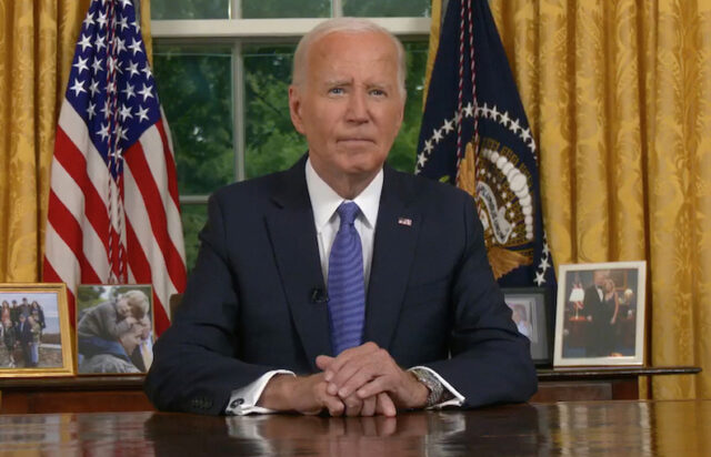 Biden en su comparecencia desde el despacho Oval ante la nación explicando su retirada de la reelección presidencial.