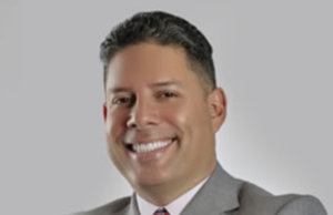 ¿Qué deben hacer ahora venezolanos, salvadoreños y otros beneficiarios de la extensión del TPS?