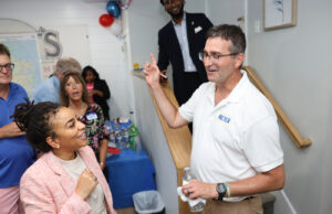 Matt Meyer abre oficina en Sussex