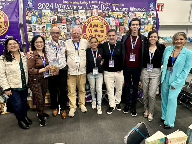 Máximo César Castellanos attended the International Book Fair in Guadalajara, México