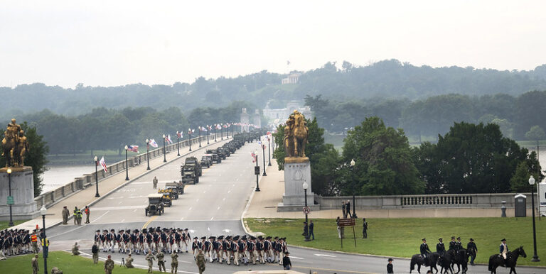 250th Anniversary of the US Army Grand Parade - Hoy en Delaware