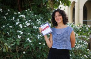 Segundo fin de semana de residencia de Bad Bunny: no olvide llevarse el diccionario Maia Sherwood Droz y su libro “El ABC de DtMF”(Foto cortesía Maia Sherwood Droz)