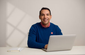 Deducción por propinas: una gran oportunidad Miguel Burgos es portavoz de TurboTax (Foto cortesía Turbo Tax)