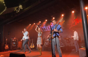 CHEF Winter Jam to benefit Cape student programs March 6 – CHEF Winter Jam el 6 de marzo beneficiará a los programas estudiantiles de Cape The Blue Label Band entertains hundreds of attendees at the Cape Henlopen Educational Foundation Winter Jam fundraiser. ELLEN DRISCOLL PHOTO