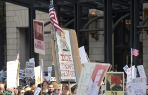 La Villa Inmigrante – El culto a Trump Marcha "No Kings" por Obed Arango, Filadelfia 2025