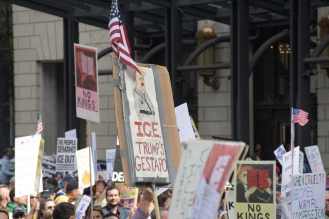 Marcha "No Kings" por Obed Arango, Filadelfia 2025