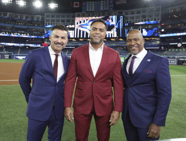Edgar Gonzalez + Carlos Alvarez 1 (Photo credit – FOX Sports)