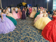 8ª MXVM Expo, celebró a las quinceañeras, mamás y abuelitas en el Día Internacional de la Mujer Dña. Irene Córdoba homenajeada como Reina de MXVM Expo, rodeada de su corte de quinceañeras de honor (Foto Malváez Photography)