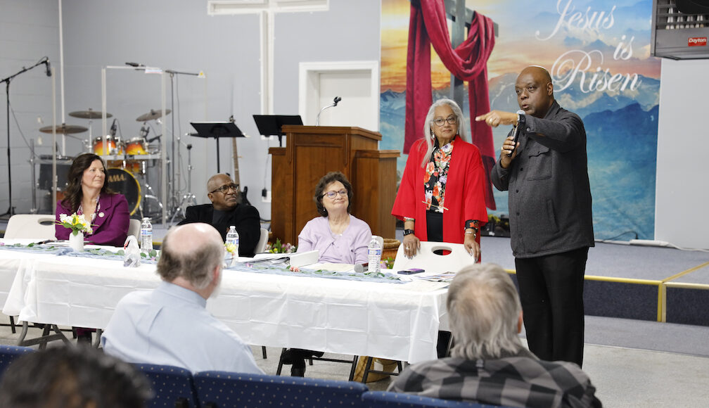 (I-D): Rep. Valerie Jones Giltner, concejal Tony Neal, Faye West, vicealcaldesa Christina Díaz–Malone y pastor René Knight. (Foto HOY en Delaware).