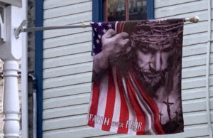 La Villa Inmigrante: ¿Qué es el nacionalismo cristiano?” Foto por Obed Arango, "Iconografía nacionalista religiosa" Gettysburg, 2024