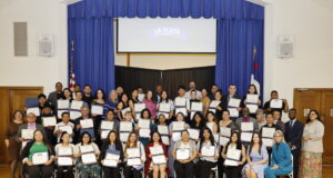 Ceremonia de graduación de La Plaza Delaware – ¡DALE! Más de 50 personas se graduaron el 14 de mayo de las clases que se han impartido en Georgetown y Milford del programa de negocios Launcher de preparación de un plan de negocio y curso avanzado de construcción organizados por La Plaza Delaware en Milford. (Foto HOY en Delaware)