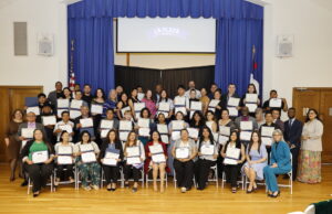Ceremonia de graduación de La Plaza Delaware – ¡DALE! Más de 50 personas se graduaron el 14 de mayo de las clases que se han impartido en Georgetown y Milford del programa de negocios Launcher de preparación de un plan de negocio y curso avanzado de construcción organizados por La Plaza Delaware en Milford. (Foto HOY en Delaware)