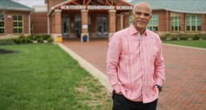 Sea parte de las decisiones que le afectan/Be part of the decisions that impact you Carlos Dipres is running for re-election to the Colonial School Board for District G on May 12th. (Photo courtesy Carlos Dipres)