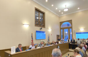 Angela Townsend juró su cargo como alcaldesa de Georgetown Primer Pleno del Ayuntamiento de Georgetown presidido por la nueva alcaldesa Angela Townsend el 26 de mayo. (Foto HOY en Delaware)