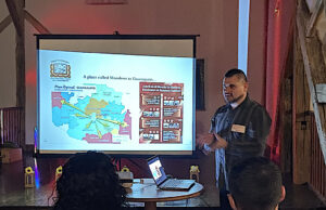 Casa Guanajuato celebra el “Cinco de Mayo”/Casa Guanajuato celebrates “Cinco de Mayo” Gonzalo Cano, President of CGKS explains to the attendees the origins of the first Mexicans who arrived in Kennett Square. (Photo HOY en Delaware)