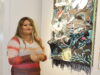 Itzel Aguilar utiliza su arte como herramienta de compromiso cívico Itzel Aguilar with her art piece "One Less heart not sacrified to Huitzllopochtli" (Photo HOY en Delaware)