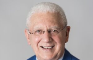 Farmear aura: cuando la necesidad de parecer puede convertirse en un problema de salud mental Dr. Ramón Ceballo (Foto cortesía Dr. Ramón Ceballo)
