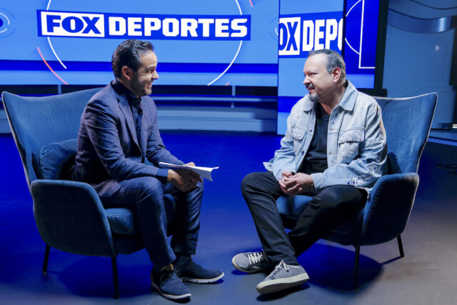 Pepe Aguilar se une a FOX Deportes como la voz de la postemporada 2026 de la MLB (Foto cortesía FOX Deportes)