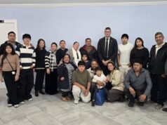 Un paseo familiar terminó en tragedia después de que un cazador confundiera a una madre de Delaware con un ciervo Familiares y amigos de la fallecida María Santos Chilel comparten con el gobernador Meyes sus preocupaciones para que se haga justicia. (Foto RR.SS)