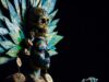 Mezzanine Gallery presenta Diosas & Guerreras de Dayesla Ixtli: El lienzo viviente Mictecacíhuatl: Señora de los Muertos (2024), arte corporal y vestible interdisciplinario; incluye un tocado escultórico de técnica mixta, maquillaje de efectos especiales (SFX), textiles y fotografía; 24 x 36 pulgadas. (Fotografía de Manuel Flores, Dream Art Studio)